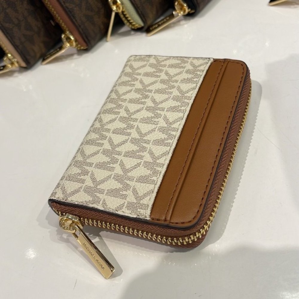 Michael Kors Jet Set Travel Medium Zip Around Card Case Vanilla - Picture 2 of 16